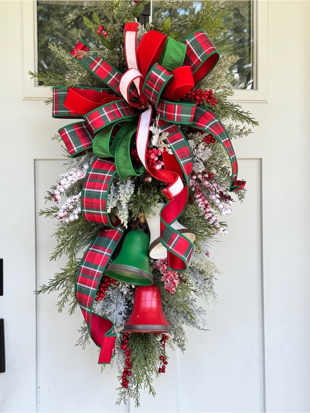 Large Teardrop Christmas Bell Wreath